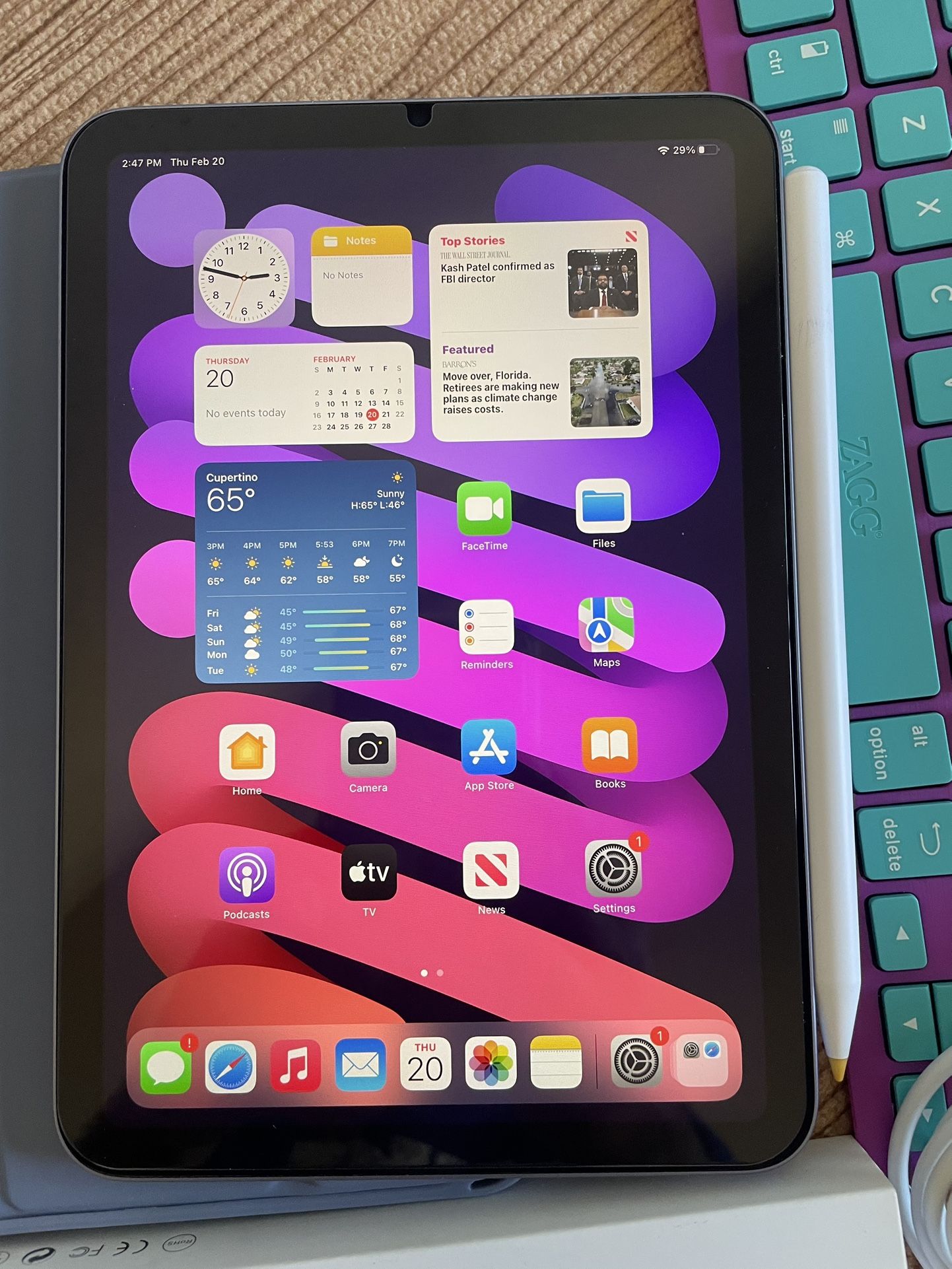 iPad Mini 6th Generation 64Gb Purple Zagg Keyboard Pen Case and Charger