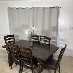 Dark Bold & Beautiful! Extendable Dining Table & 6 Chairs / Comedor con Mesa de Extension y 6 Silas