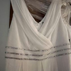 NEW—Long Sleeveless White Gown