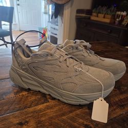 New Men Shoes Size 13