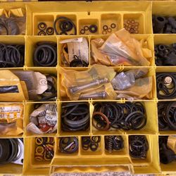  Heavy Equipment Tractor Bobcat Skiploader Parts 