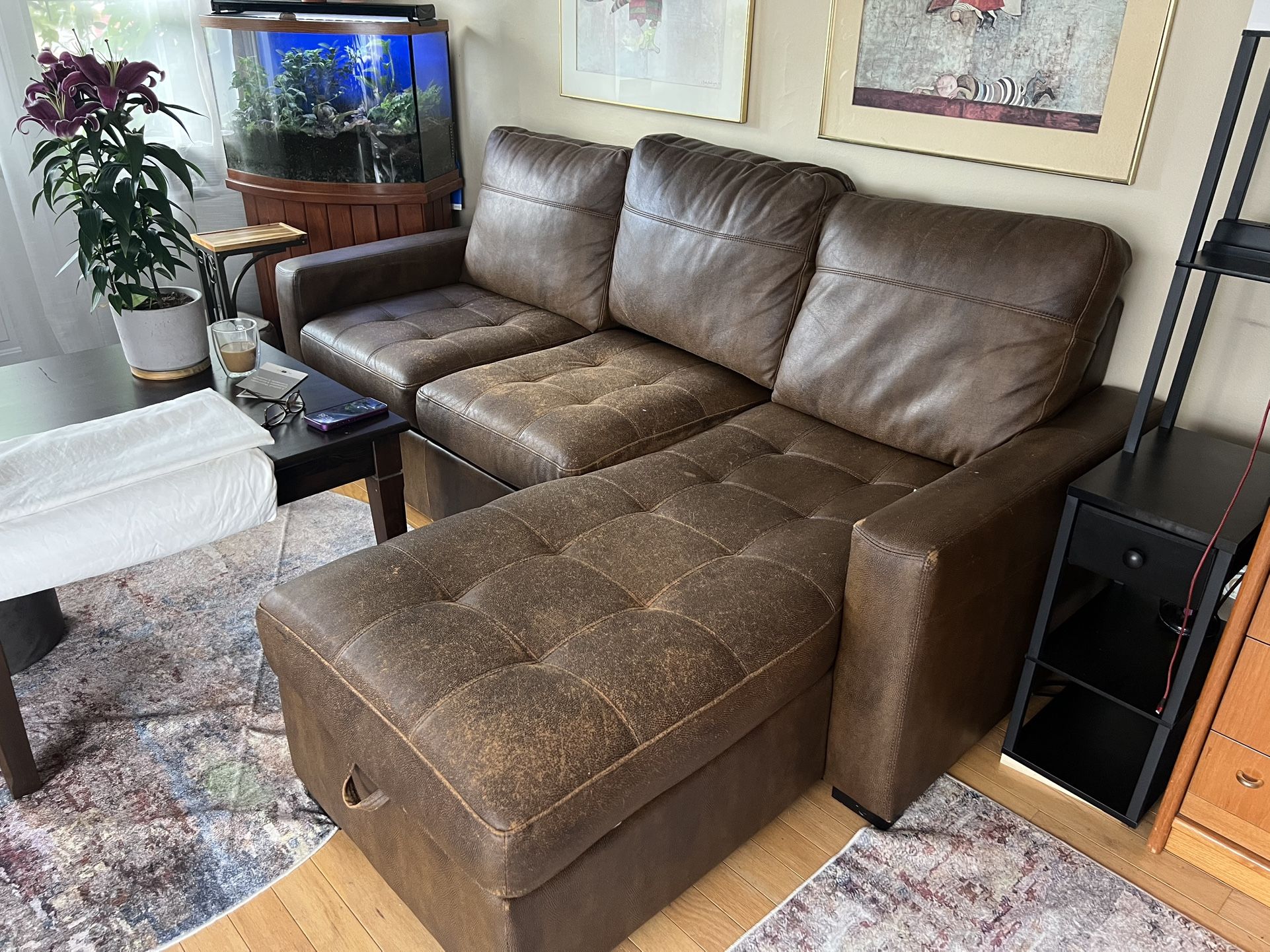 Sectional Couch with pull out sleeper 90in/65in