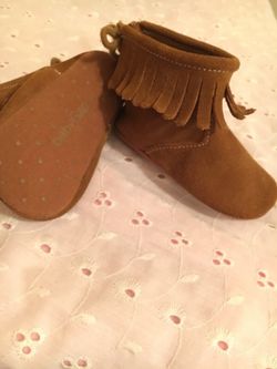 Baby gap moc booties