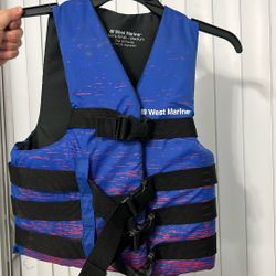 West Marine Life Jacket – Men’s Small/Medium