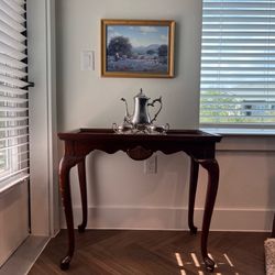 American Drew Queen Anne Style Cherry Wood Tea Table w/ Pullout Trays