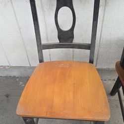 4 Chairs 