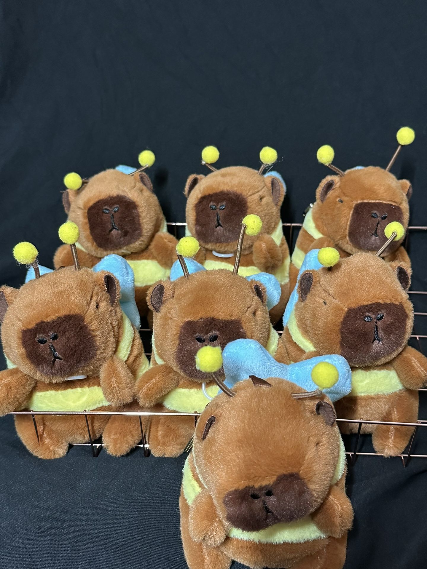 Capybara Doll Keychains / Wings Actually Move
