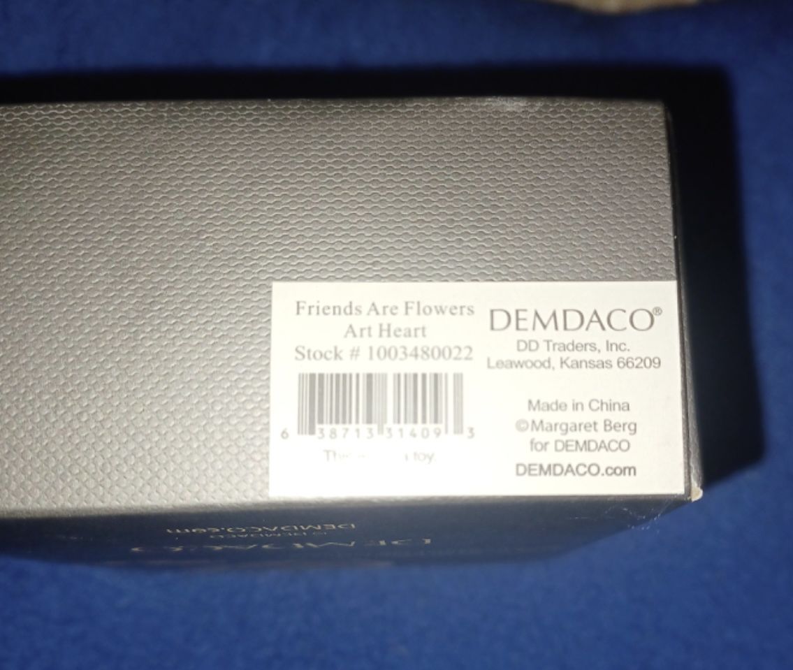 NEW IN BOX 3D DEMDACO ART HEARTS- FRIENDS ARE THE FLOWERS IN THE GARDEN OF LIFE
