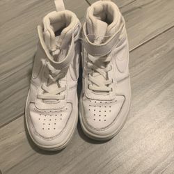 Nike Kids' Court Borough Mid 2 Size 12C