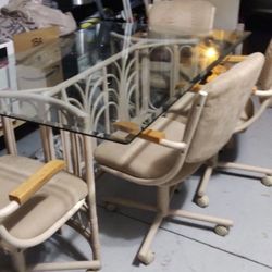Dining Table And Chairs $89 First Come First Serve, Dining Furniture, House And Kitchen Furniture, Glass, Metal, Dining Chairs, Good Deal, Desk Chairs