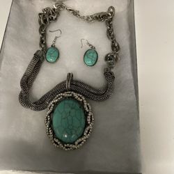 Necklace & Earrings Set