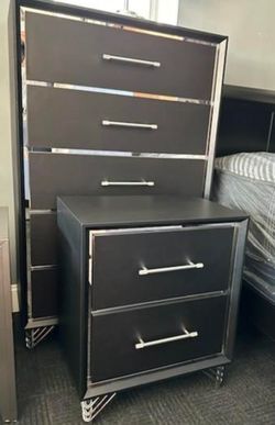 ⚡️BIG SAVINGS! BRAND NEW CHEST AND NIGHTSTAND