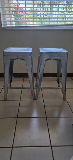 Metal bar stools 24 inches