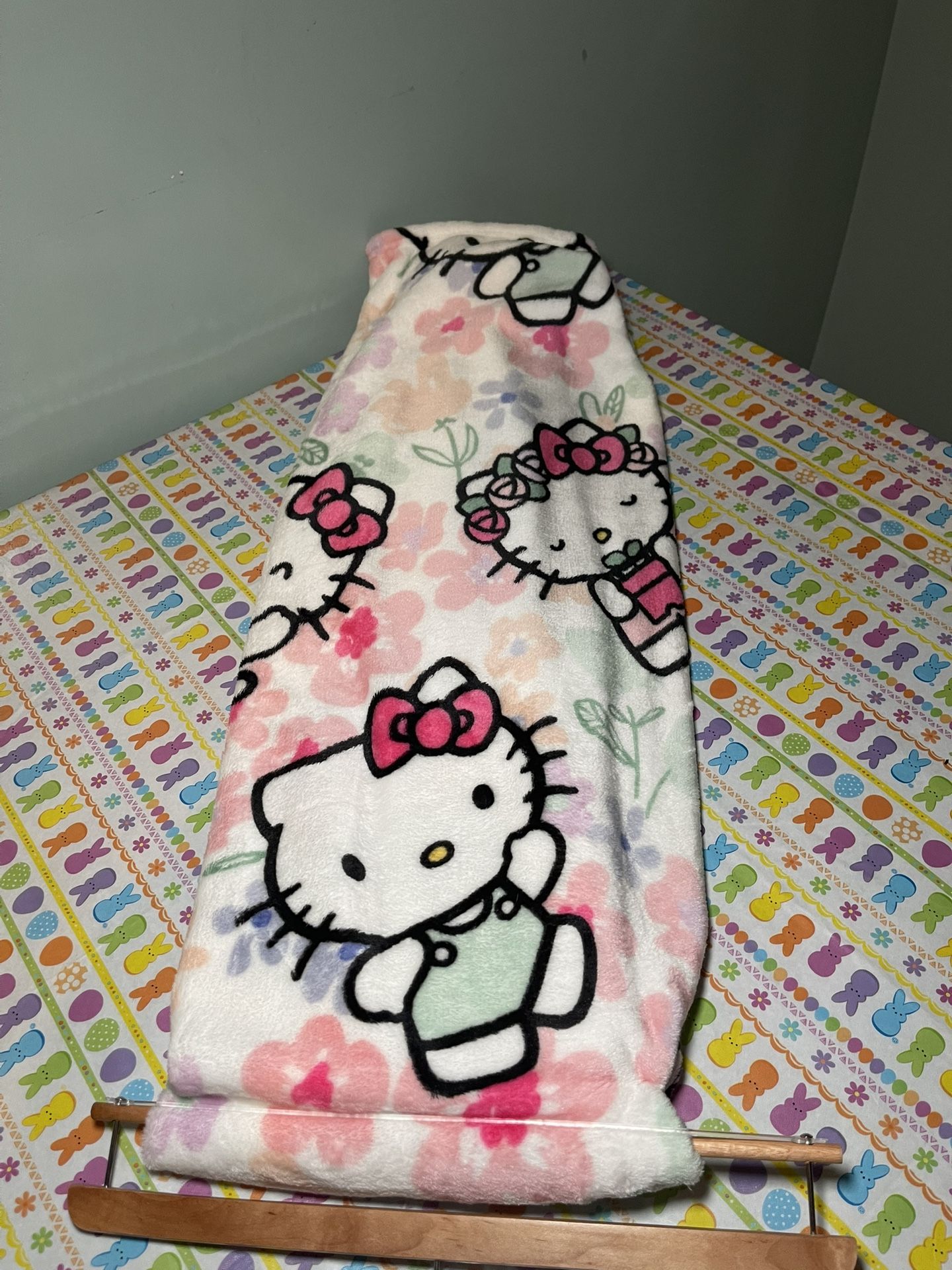 Hello Kitty Blanket