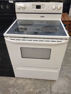 Estufa electrica blanca MAYTAG