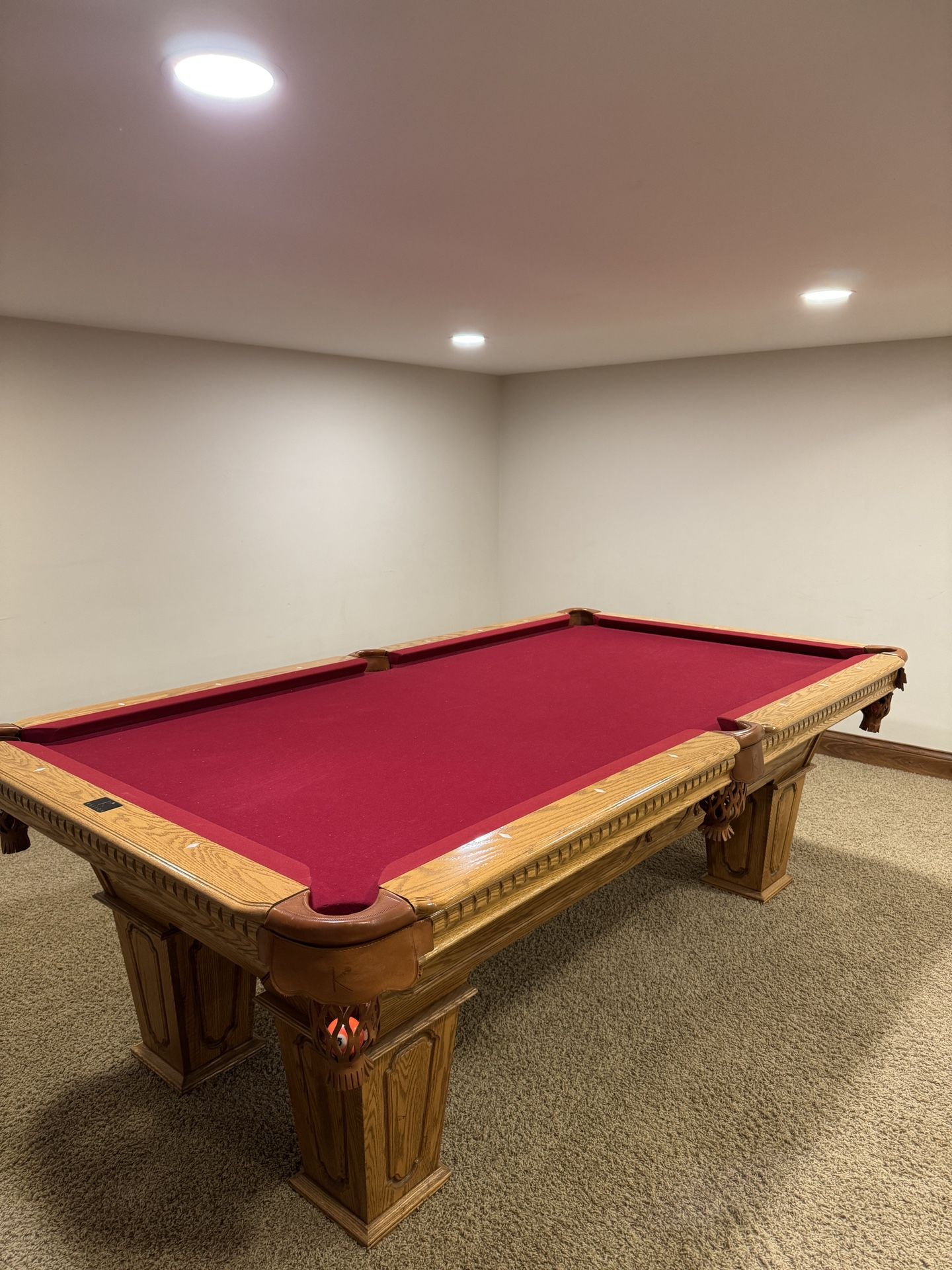 8 Ft Kasoon Pool Table .. Home & Garden