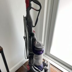 Dyson vacuum 