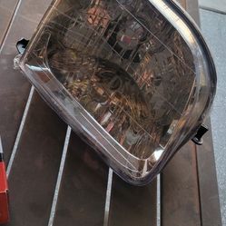01-04 Toyota Sequoia/ Tundra Headlight Passenger Right Side
