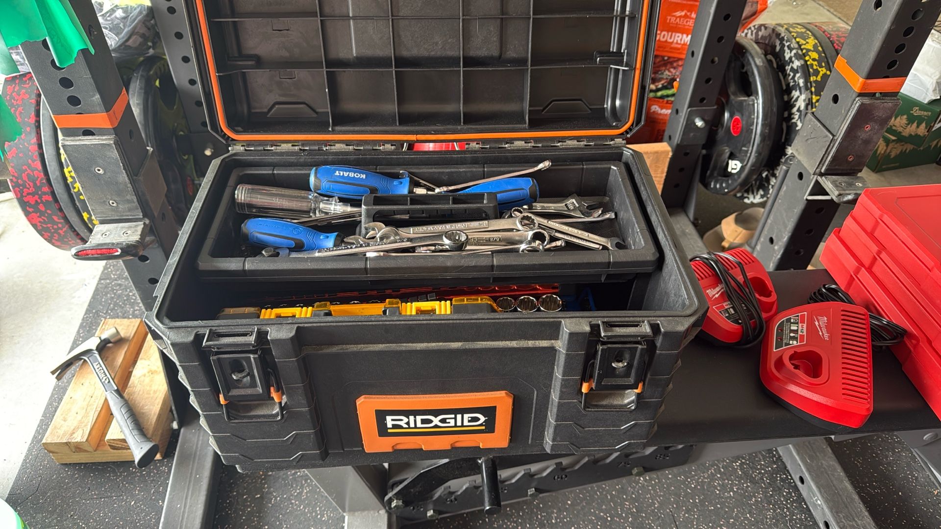 Hand tools With Rigid Stacking Toolbox