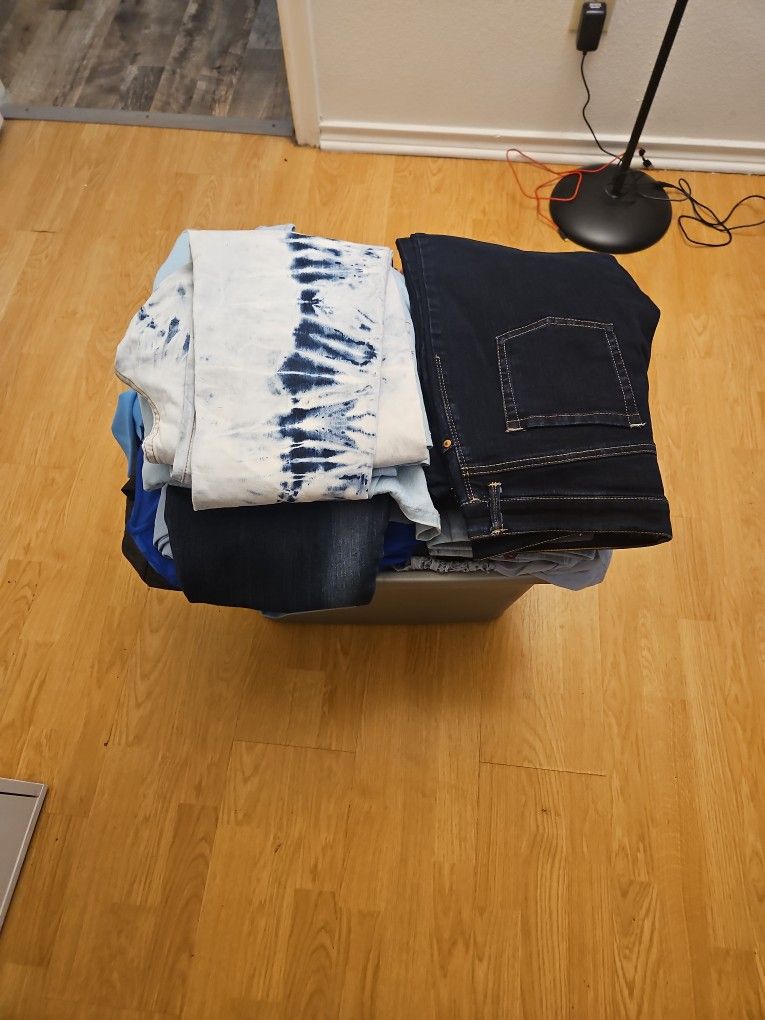 Basket Full Of Clothes In Excellent Condition. $3 Each Or Purchase By Bulk