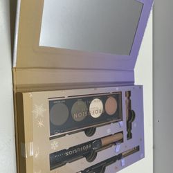 Frosted Snow Sparkle- Festive Brows Defining Kit