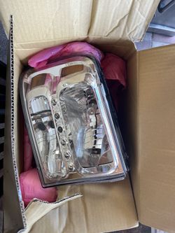 2003 Ford Excursion Head Light And Grill