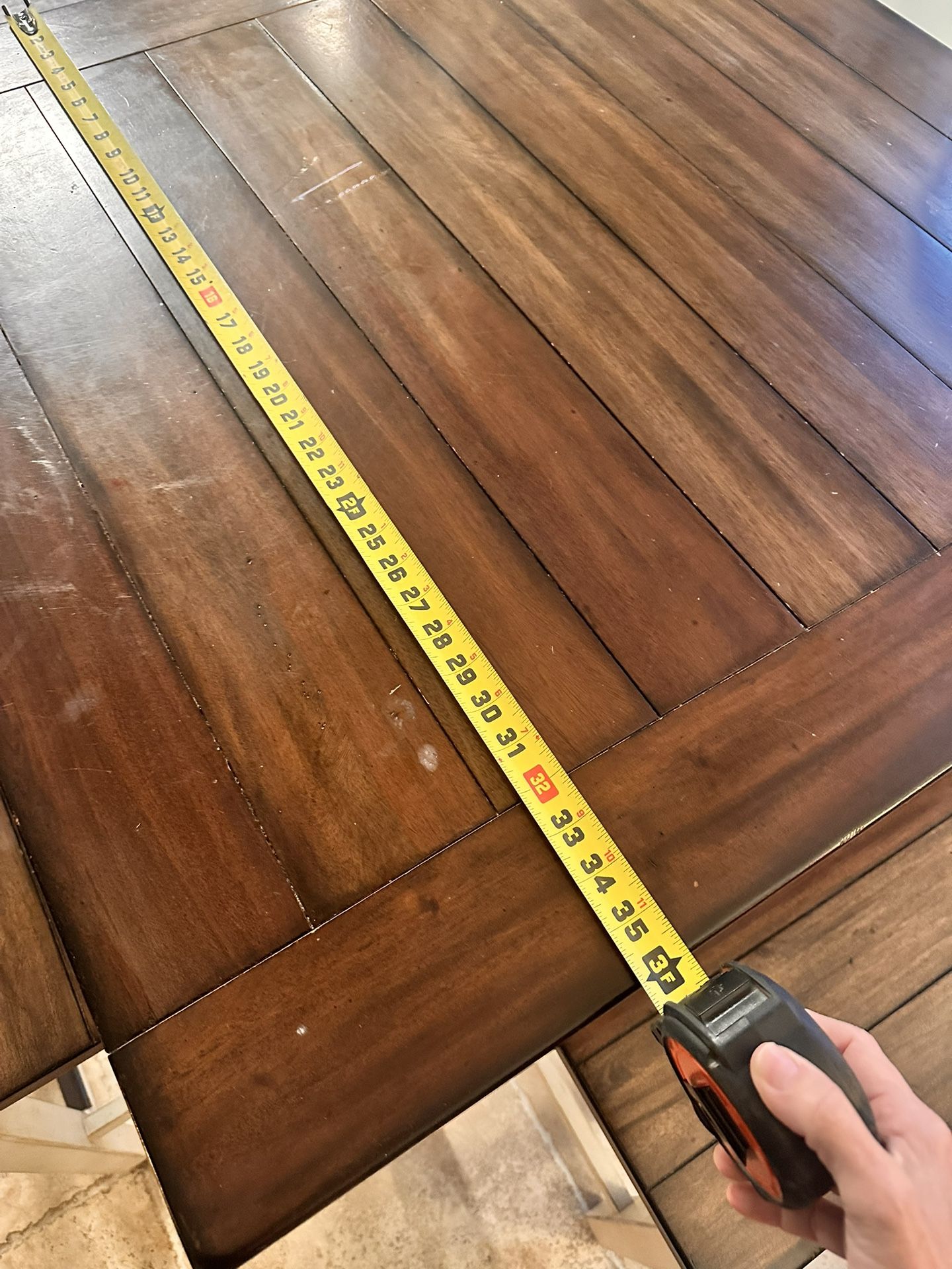 TABLE & Chairs (Pike & Main) 36x36x36”H