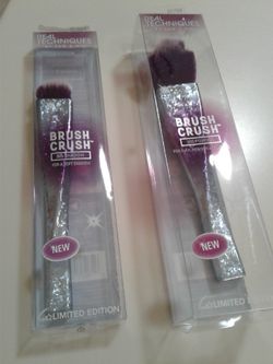 Brand New Real Techniques Make up Brushes