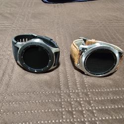 Galaxy Smartwatches With Stand Charger 