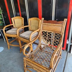 2 Bar stools and  a lunge chair 