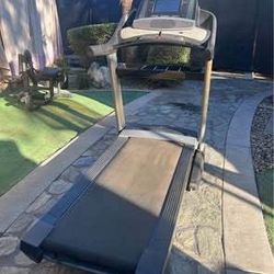 Commercial Grade NordicTrack 1750 Folding Treadmill (NETL20719) iFIT Family