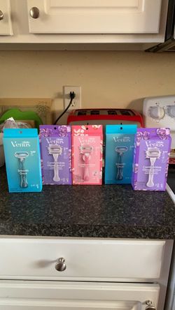 Venus 3 Blade Razors-5 Items!($44.82+ Value)