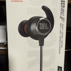 JBL Reflect Mini 2 Wireless In-Ear Sport Headphones with Three-Button Remote and Microphone