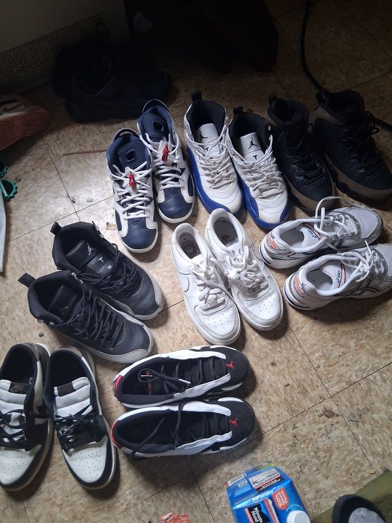 Sneakers Size 6.5