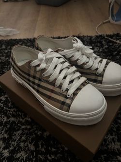 Burberry Converse
