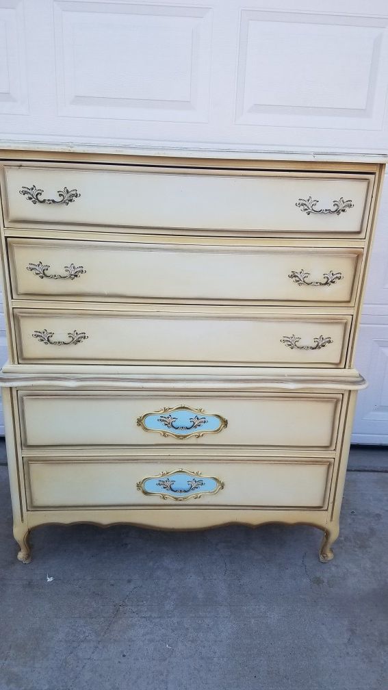 Vintage dresser
