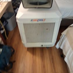 Brand New "Way Cool " Portable Evaporative Cooling Fan. 