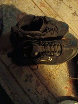 Nikes AirMax axis