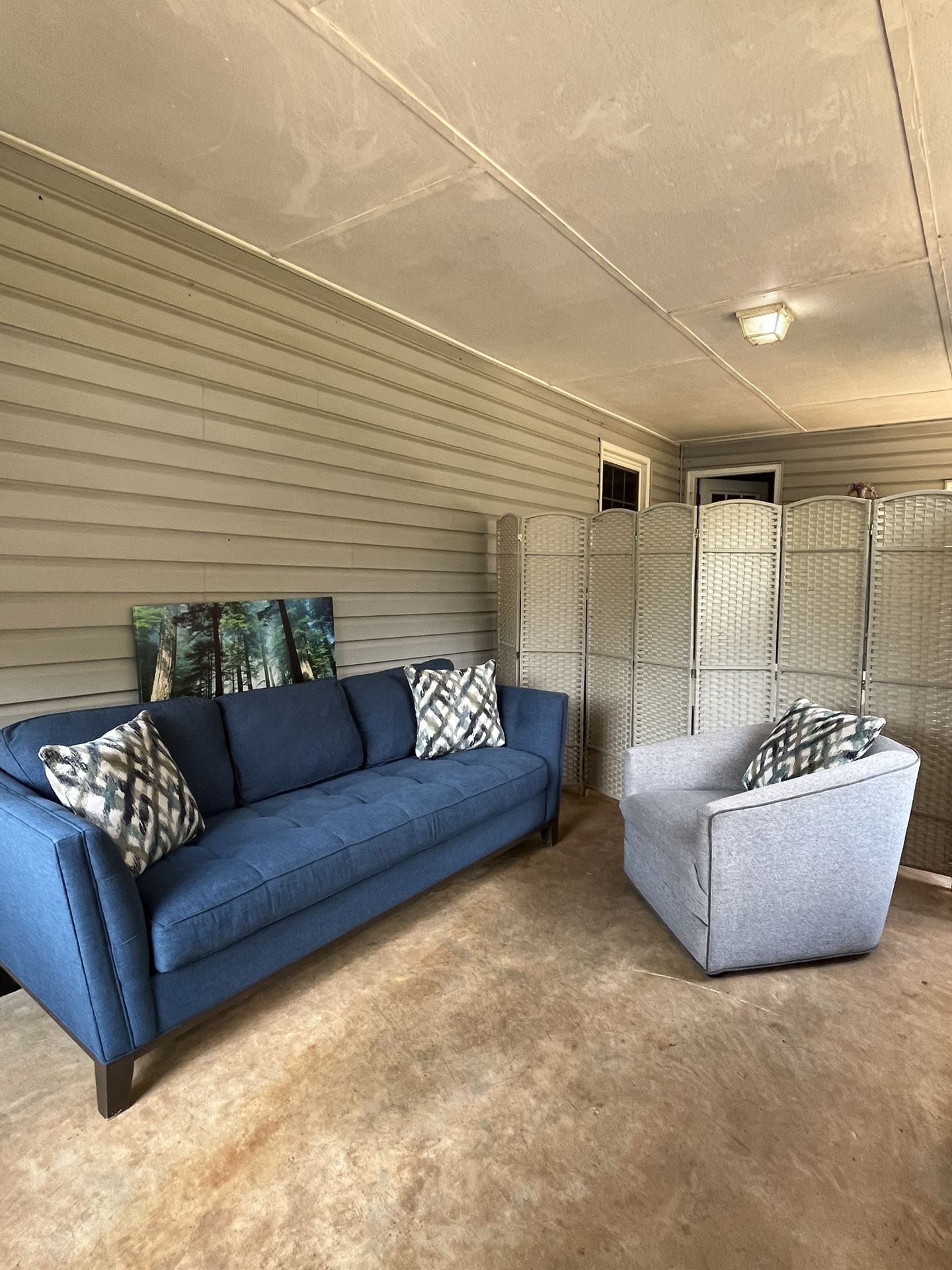 Living Room Set (can Deliver)