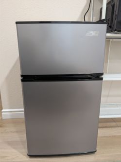 mini fridge excellent condition