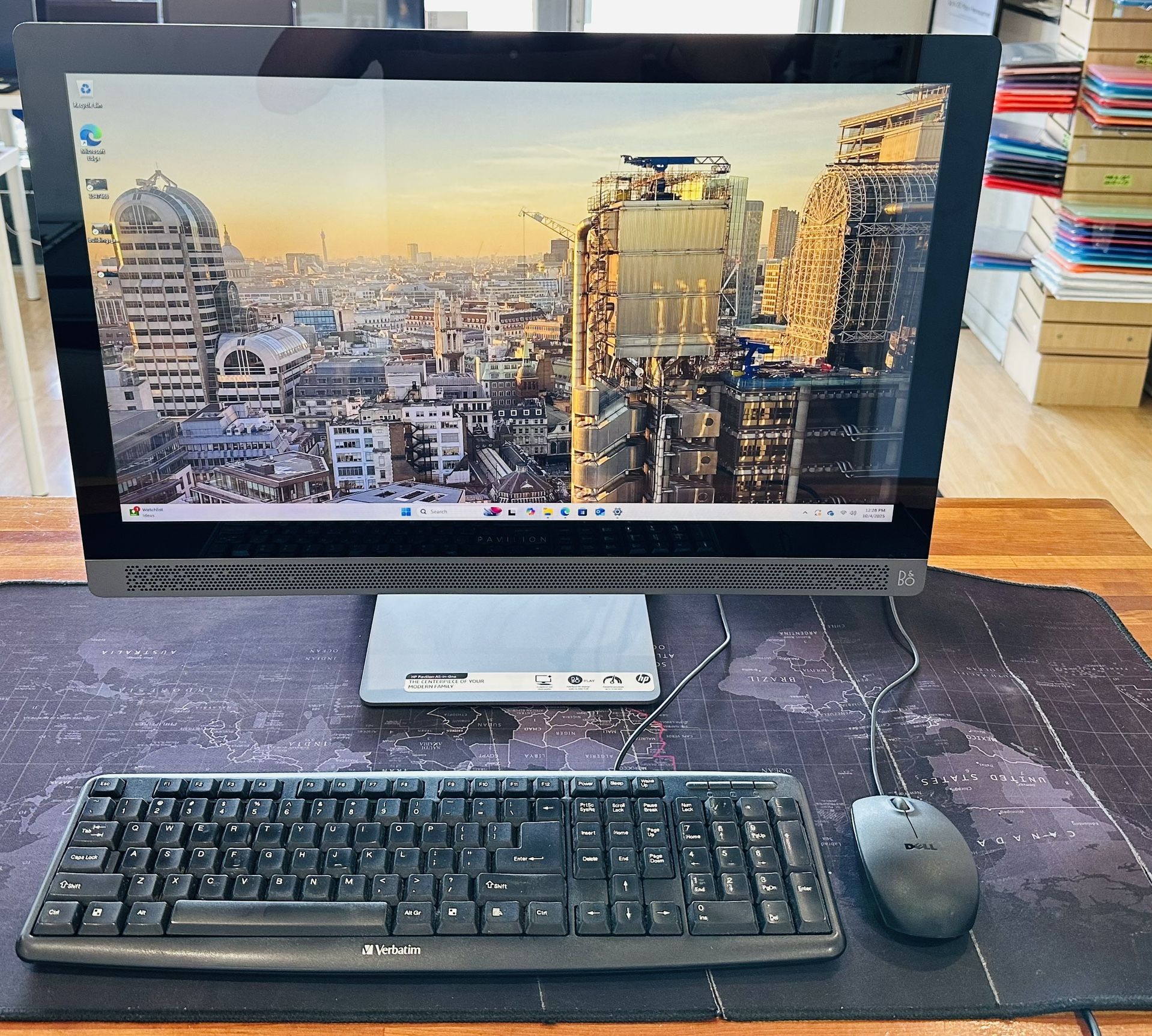 HP Pavilion 24-B010 ALL IN ONE PC AMD A9-9410 8GB 500GB SSD TouchScreen