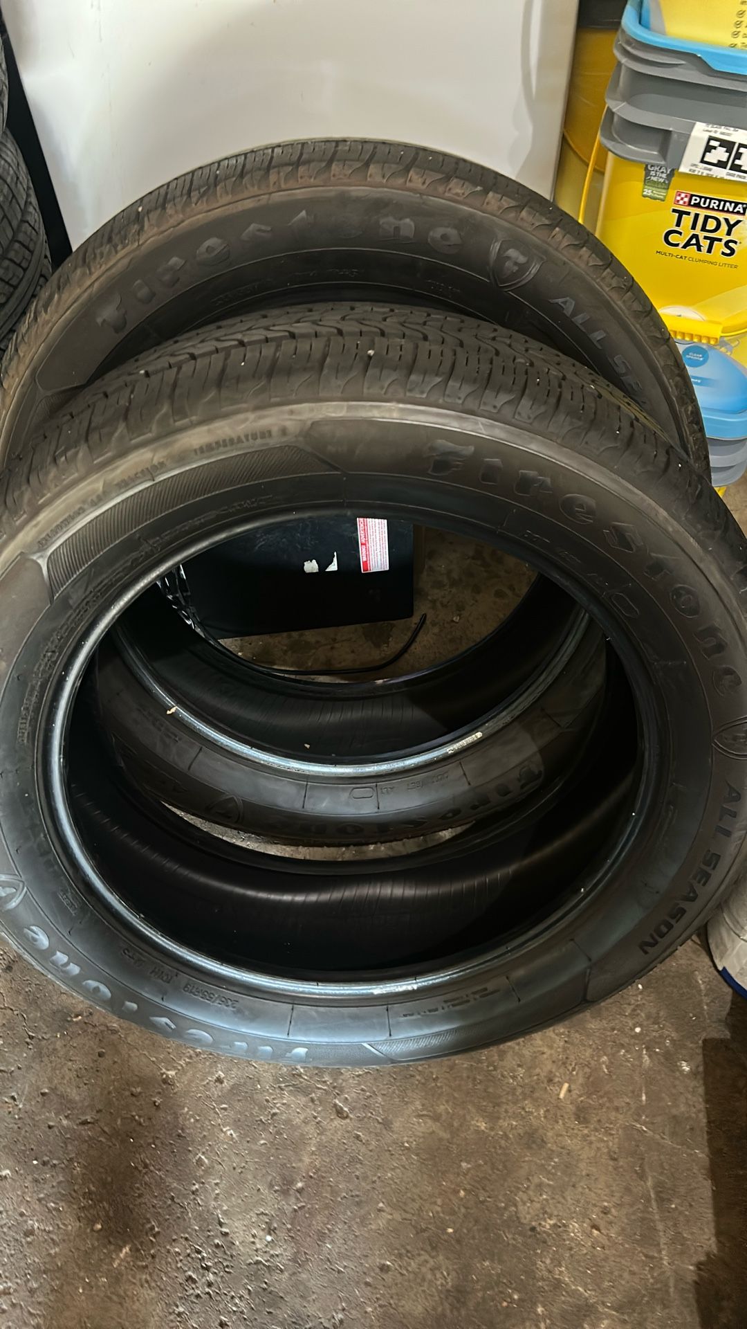 235/55R19