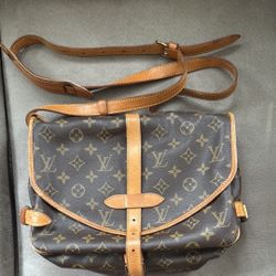 Authentic Louis Vuitton Saumur 30 