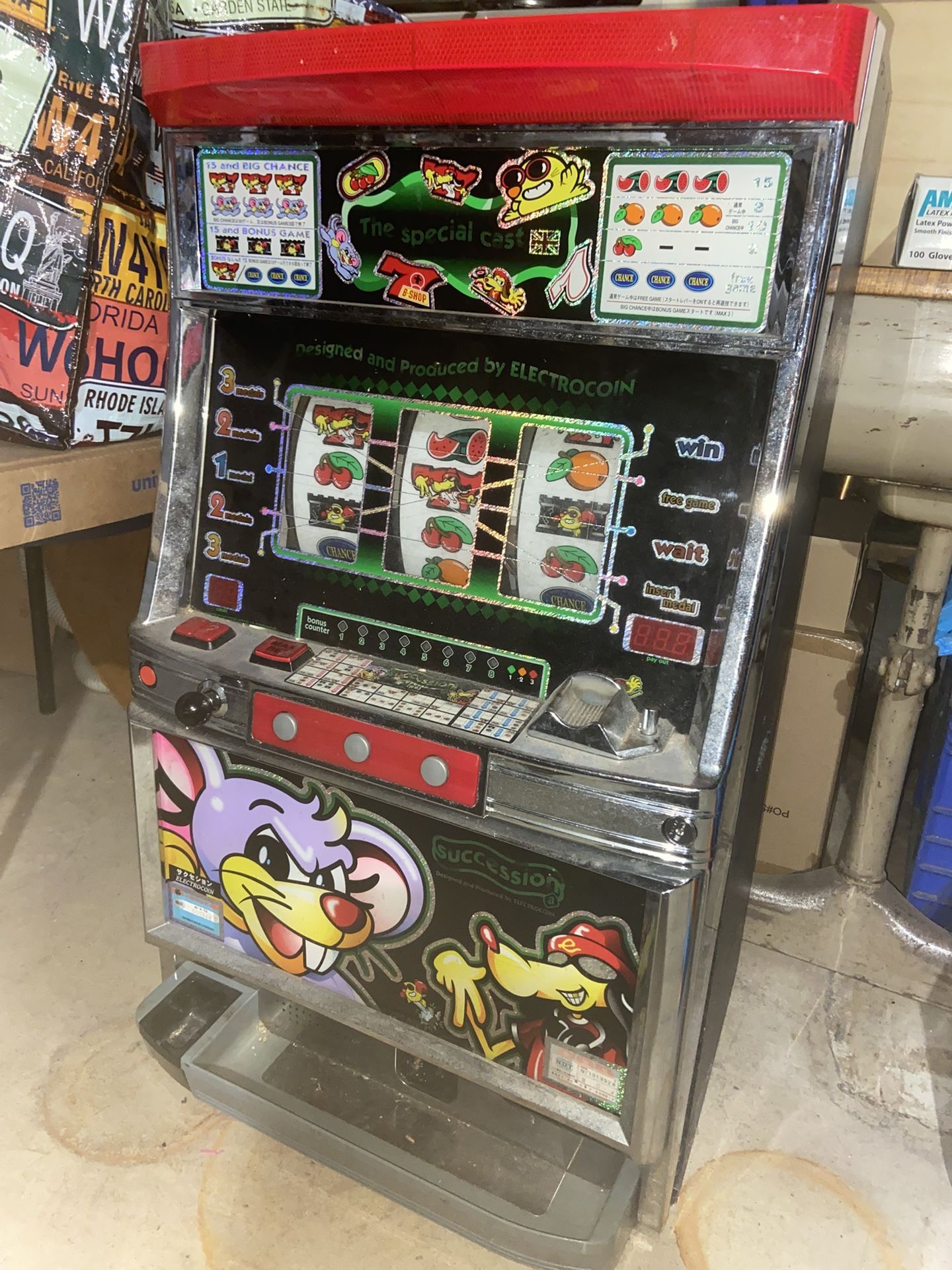 Vintage Japanese Slot Machine 
