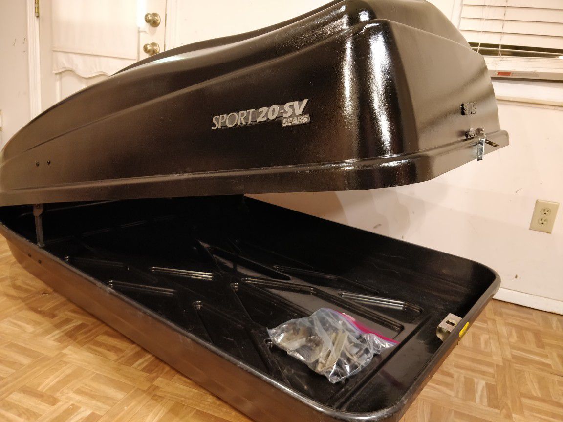 Nice Cargo Box Storage in good condition with all the hardware and key, about L62"*W36"*H26"