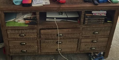 Entertainment center