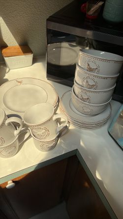 Farmhouse dishes