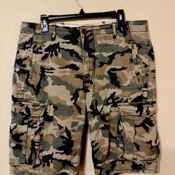 Levi’s Carrier Cargo Dark Camo Mens 33 Waist 10” Shorts Year 2012
