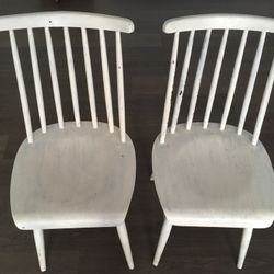 TWO(2) Vintage Windsor style rustic Romania wooden chairs