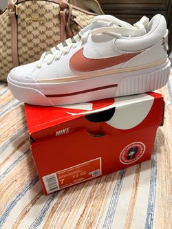 Women’s Nike Sneakers